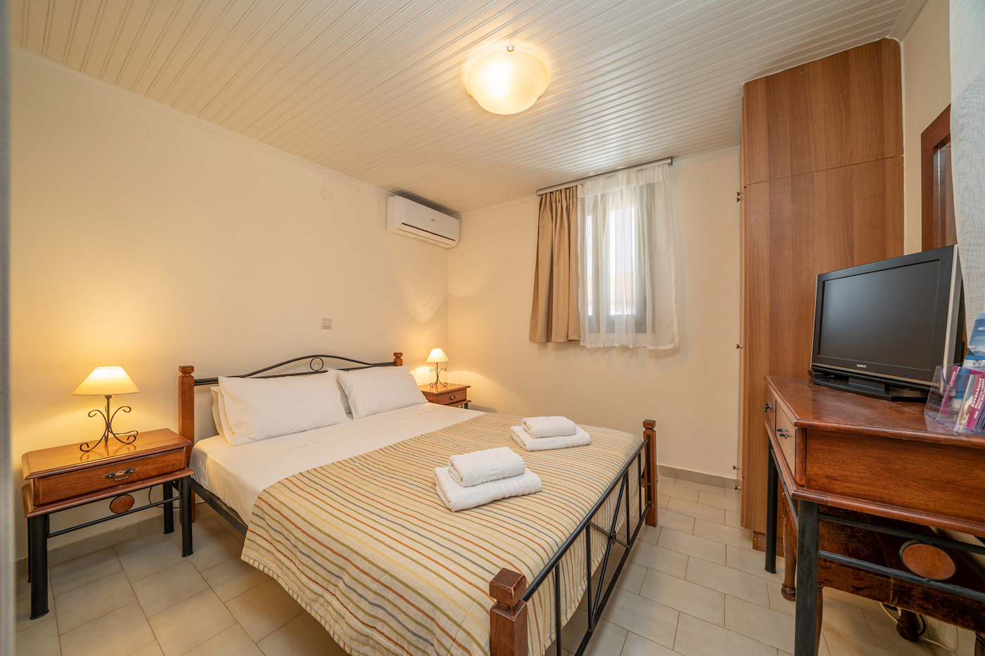 Kefalonia Studios and Apartments - Kefalonia Studios Agia Efimia - Makis Apartments Agia Efimia Kefalonia - Kefalonia Hotel Agia Efimia - Hotels in Agia Efimia Kefalonia